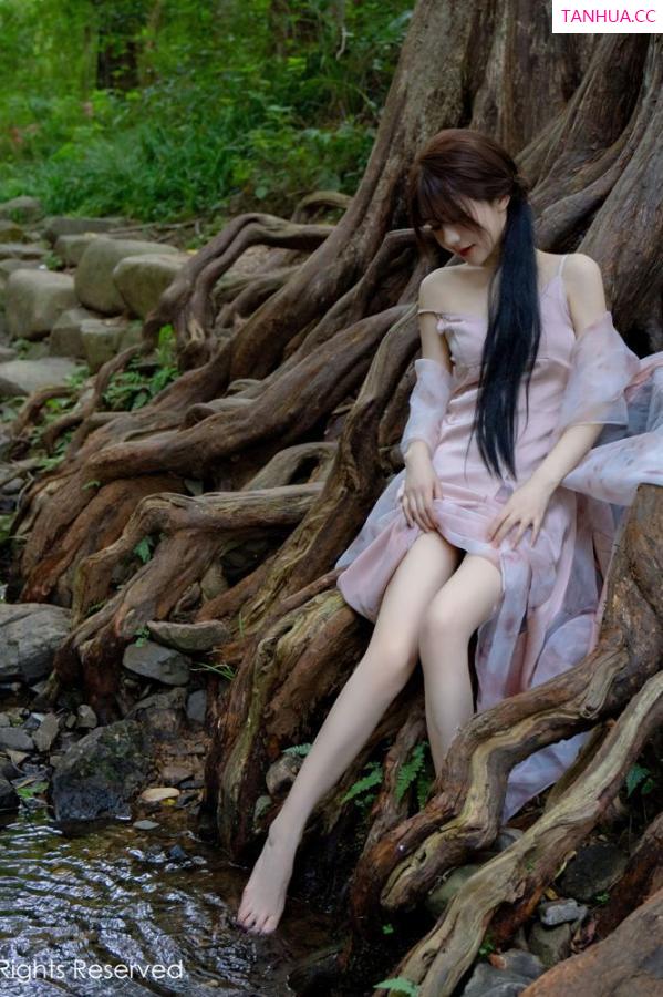 婠婠么  [XiuRen秀人网]高清写真图 2022.10.11 No.5690 婠婠么&小肥莹第35张图片